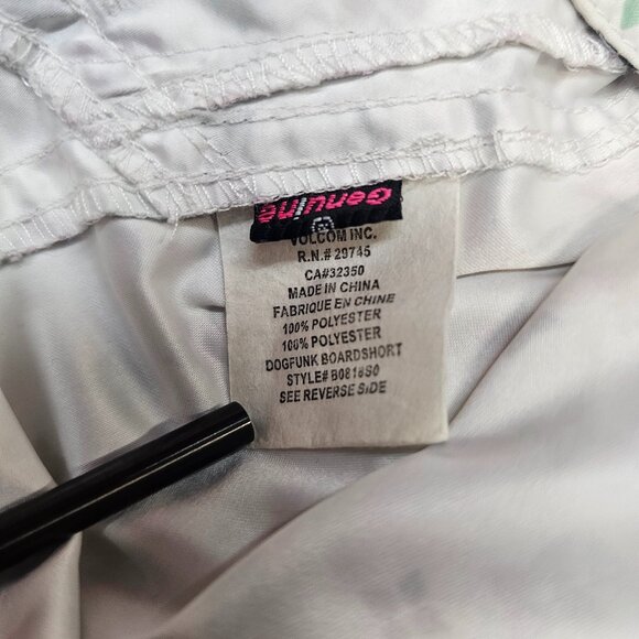 Volcom Board shorts womens juniors size 9 beach Surf graphic all over print - Picture 12 of 12